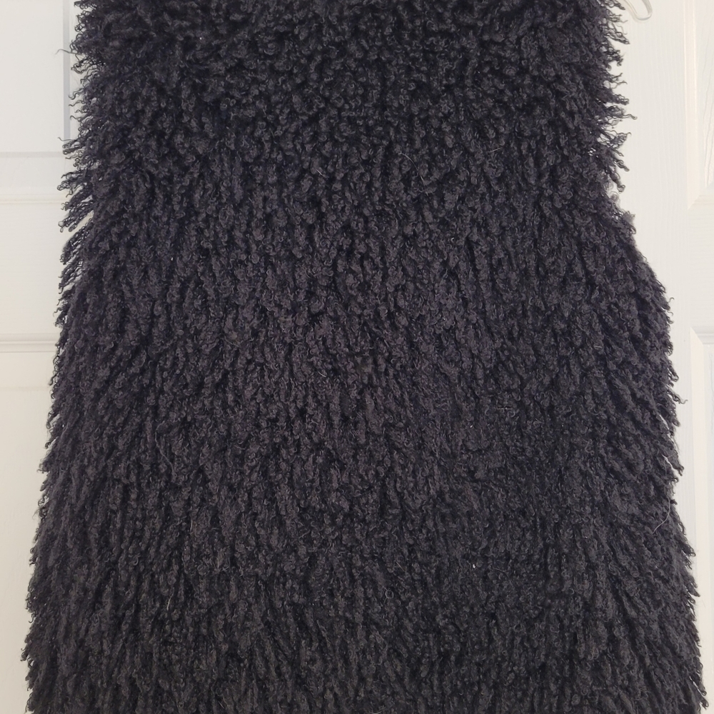Set/faux Fur Vest & Gloves - Picture 4 of 4